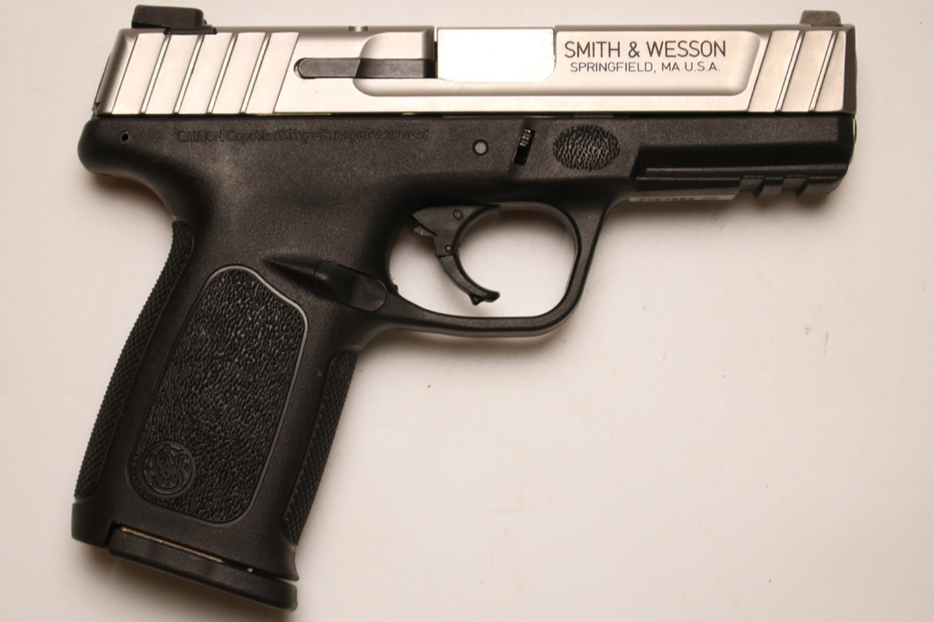 SMITH AND WESSON SD40 VE 40 S&W Police Trade-in Pistol